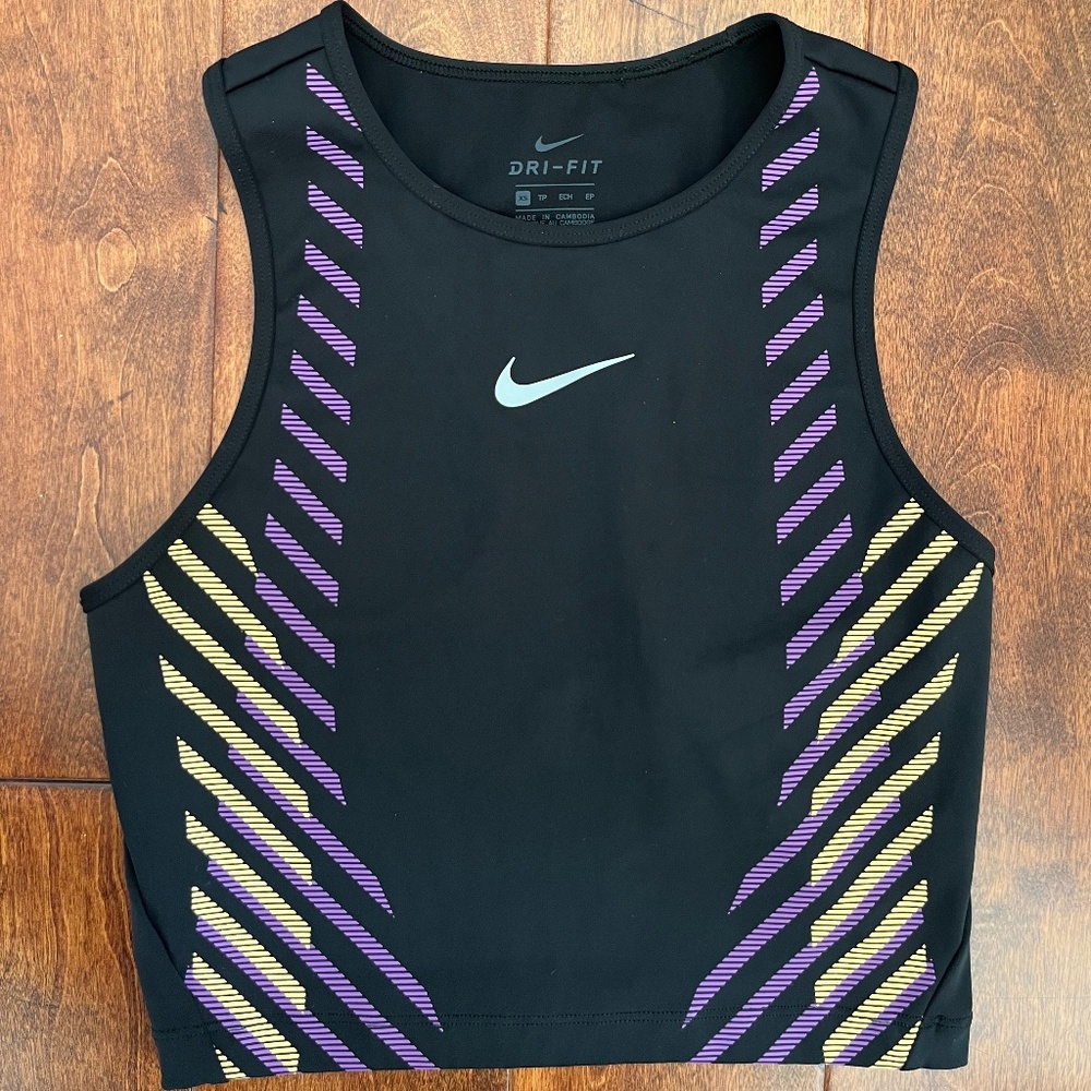 Nike workout top